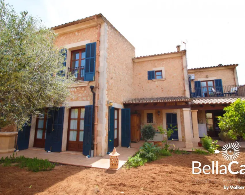 Luxus Stadthaus mit Finca Ambiente und eigenem Brunnen