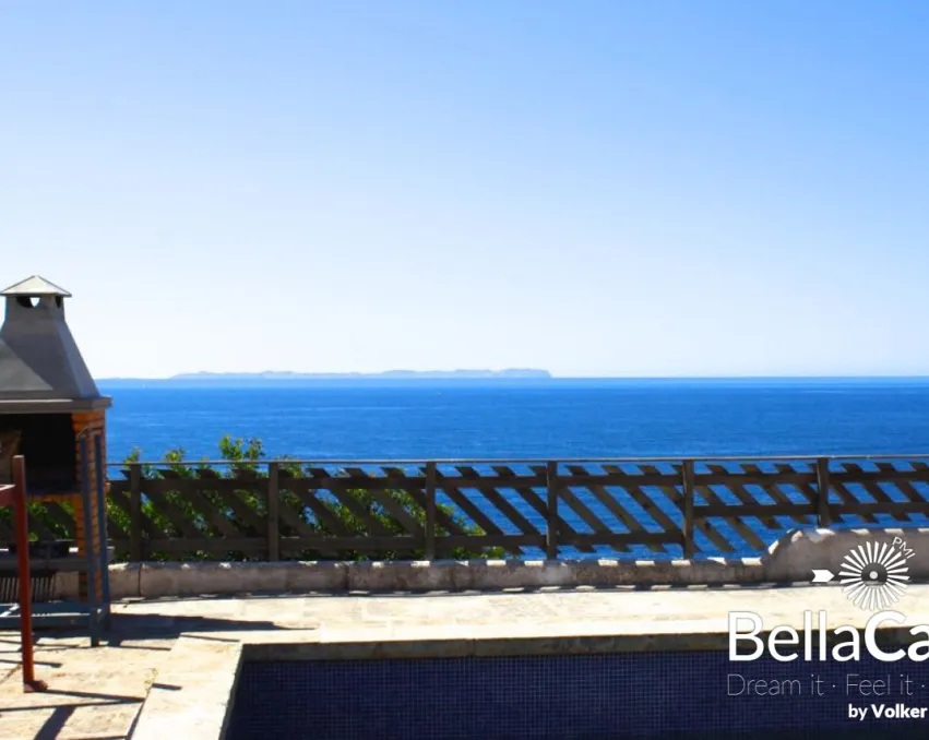 New villa in 1st sea line in the South - in construction