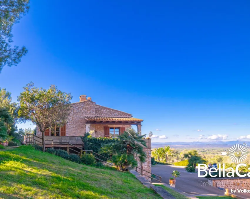 Exzellente Hügel Finca mit Naturstein und traumhaftem Blick