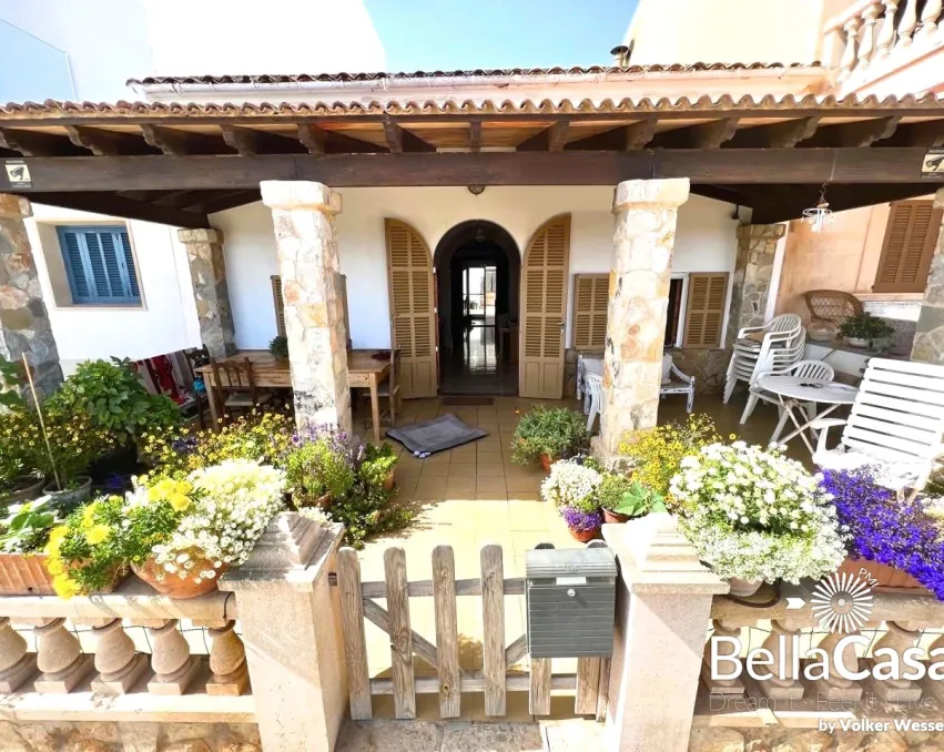 Fischerhaus in 1. Meereslinie mit Blick auf die Insel Cabrera und das Meer