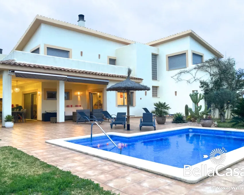 Exquisite Villa in ruhiger Wohnlage nahe dem Naturstrand Es Trenc