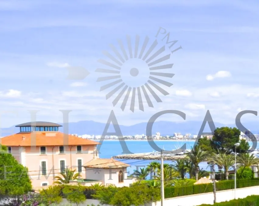 Ambitionierte Villa in 2. Meereslinie mit Blick auf die Inselmetropole Palma