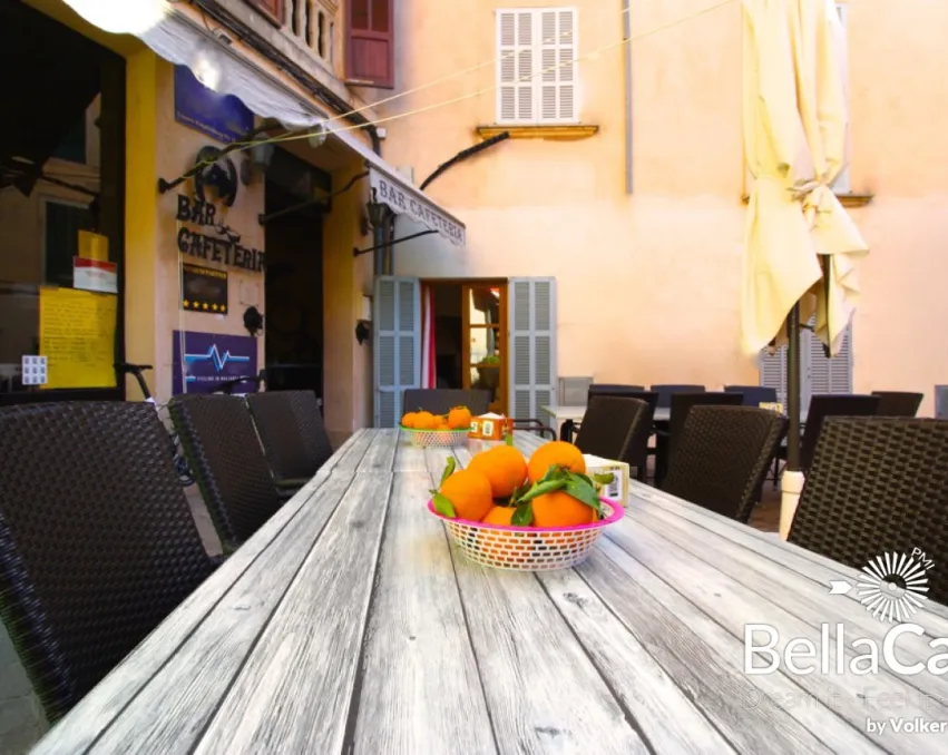 Таунхаус с популярным лицензированным рестораном