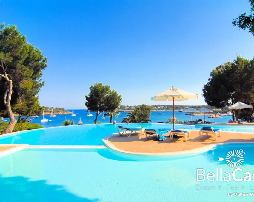 Saniertes Reihenhaus in 1. Meereslinie mit Gemeinschaftspool und Meereszugang