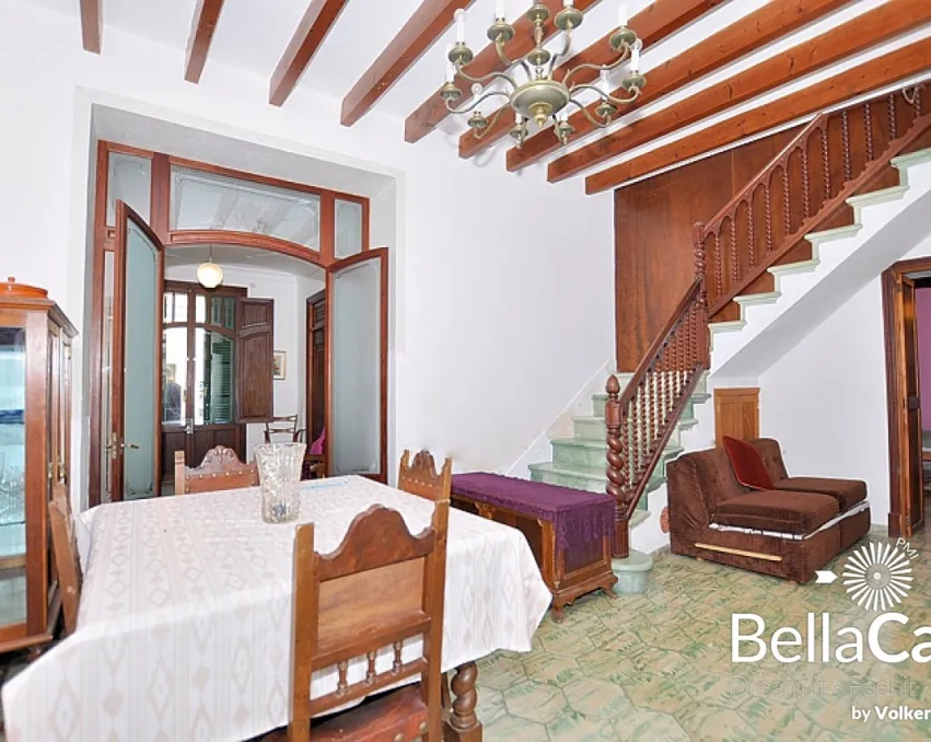 Historic townhouse with big potential near Santanyi