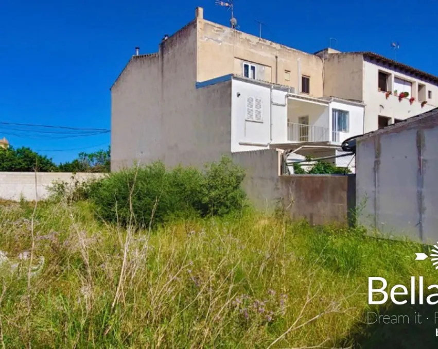 Eckgrundstück in Ses Salines für den Bau eines Stadthauses